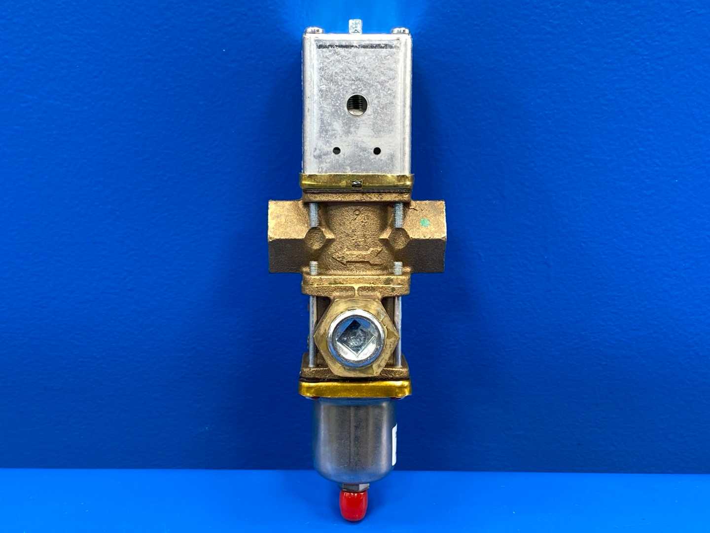 Penn V248GC1-001C, 3/4" NTP 3-Way Water Valve 200-400PSIG, 1/4"SAE Male