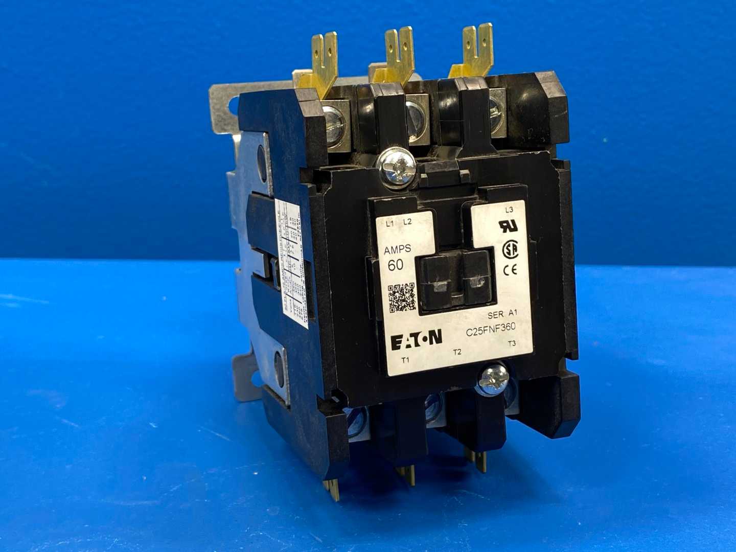 Eaton Definite Purpose Contactor C25FNF360T, 3-Pole, 24V, 50/60Hz