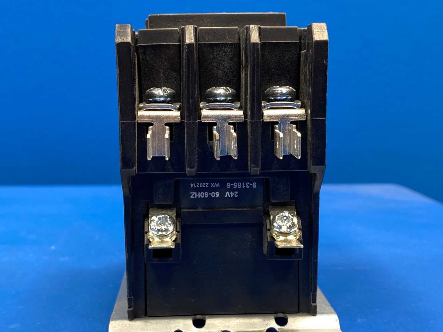 Eaton Definite Purpose Contactor C25DNY132, 3-Pole, 24VAC Coil, 30 Amps