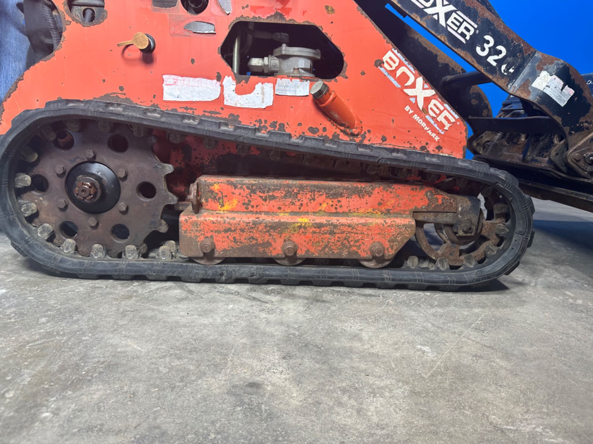 2018 MORBARK 320 Walk Behind Mini Skid Steer 749 HOURS
