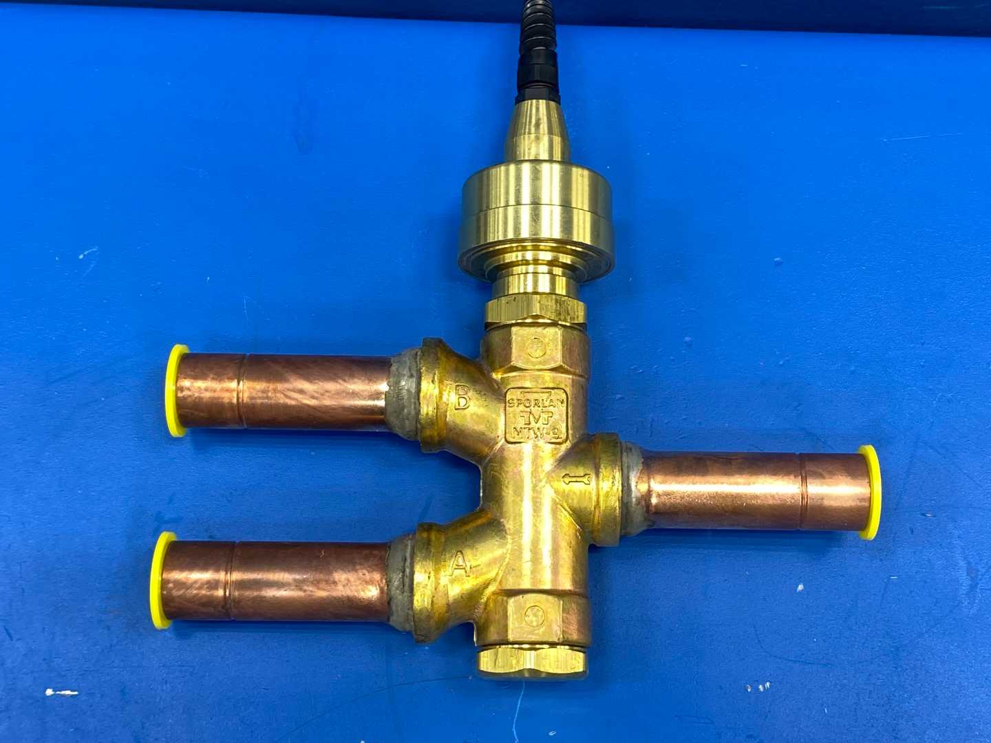 Sporlan Modulating 3-Way Valve MTW-9-20'-S, 7/8" ODF Solder