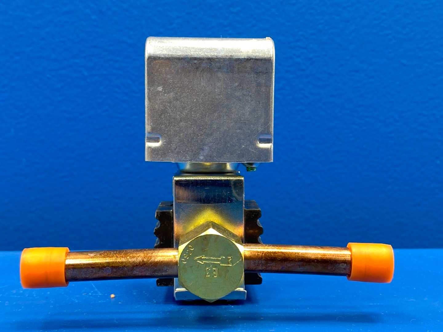 Sporlan Solenoid Valve E3S130, 3/8" ODF Solder Connection, 24/50-60 JAQ