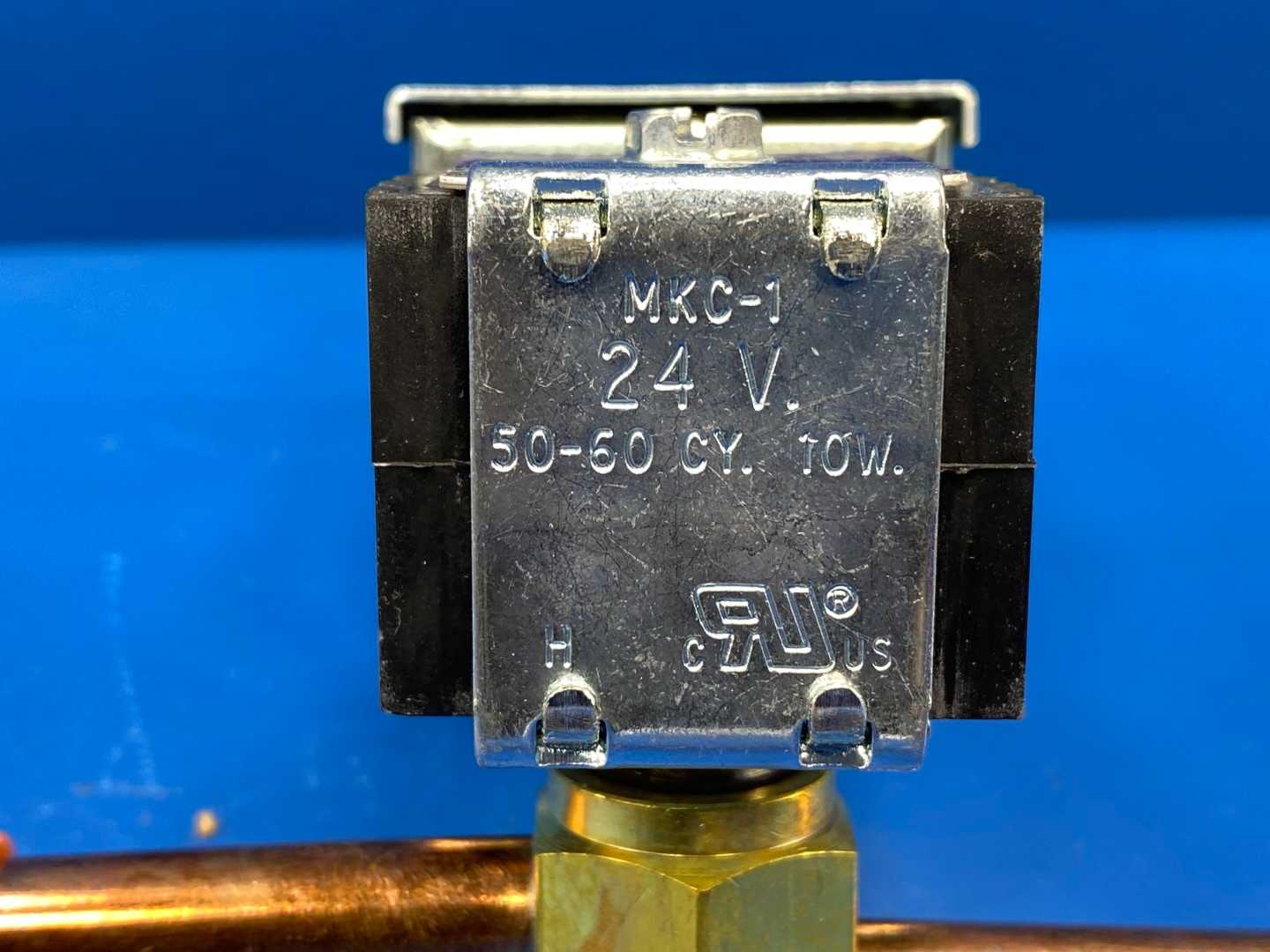 Sporlan Solenoid Valve E3S130, 3/8" ODF Solder Connection, 24/50-60 JAQ