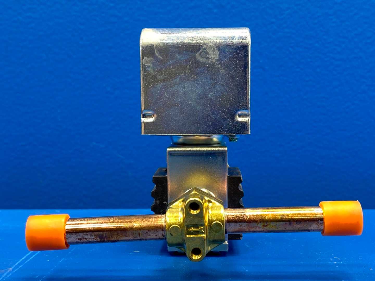 Sporlan Solenoid Valve E5S130-HP, 3/8" ODF Solder Connection, 24/50-60 JAQ