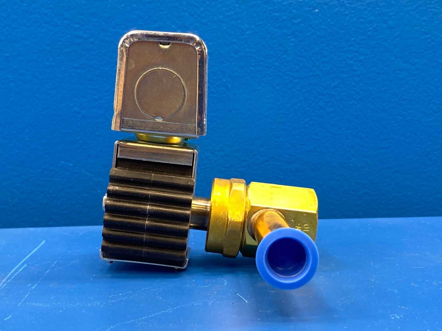 Sporlan Solenoid Valve E10S250-HP, 5/8" ODF Solder Connection, 24/50-60JAQ