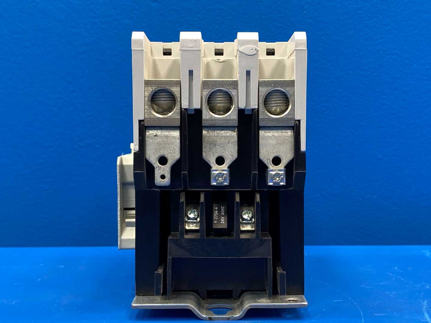 Eaton C25HNE3120T Definite Purpose Contactor – 24V Coil, 60Hz, 3-Pole, Series A1