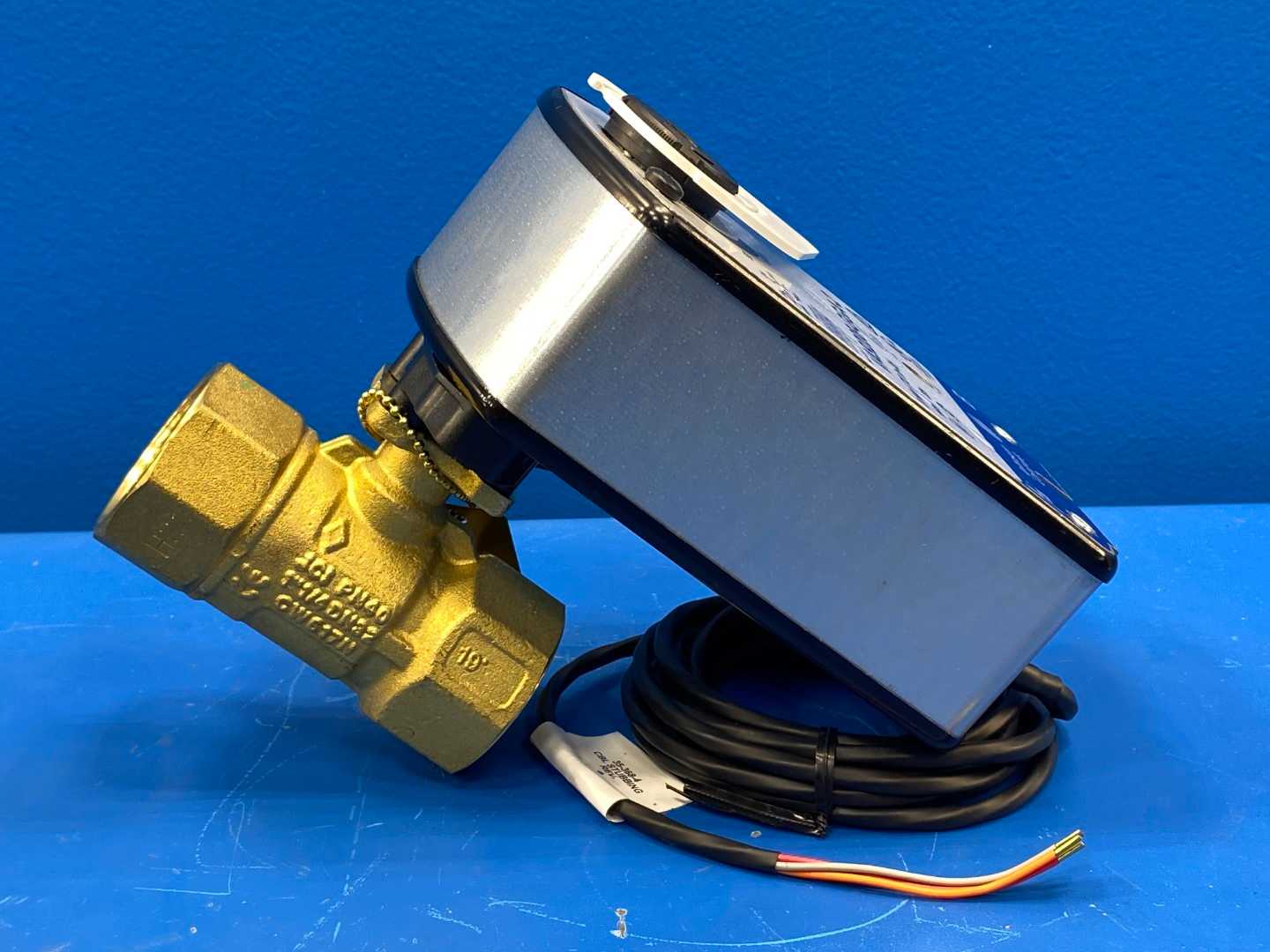 Johnson Controls VG1241DN+948GGA, 1-1/4" 2W Ball Valve, 11.7CV