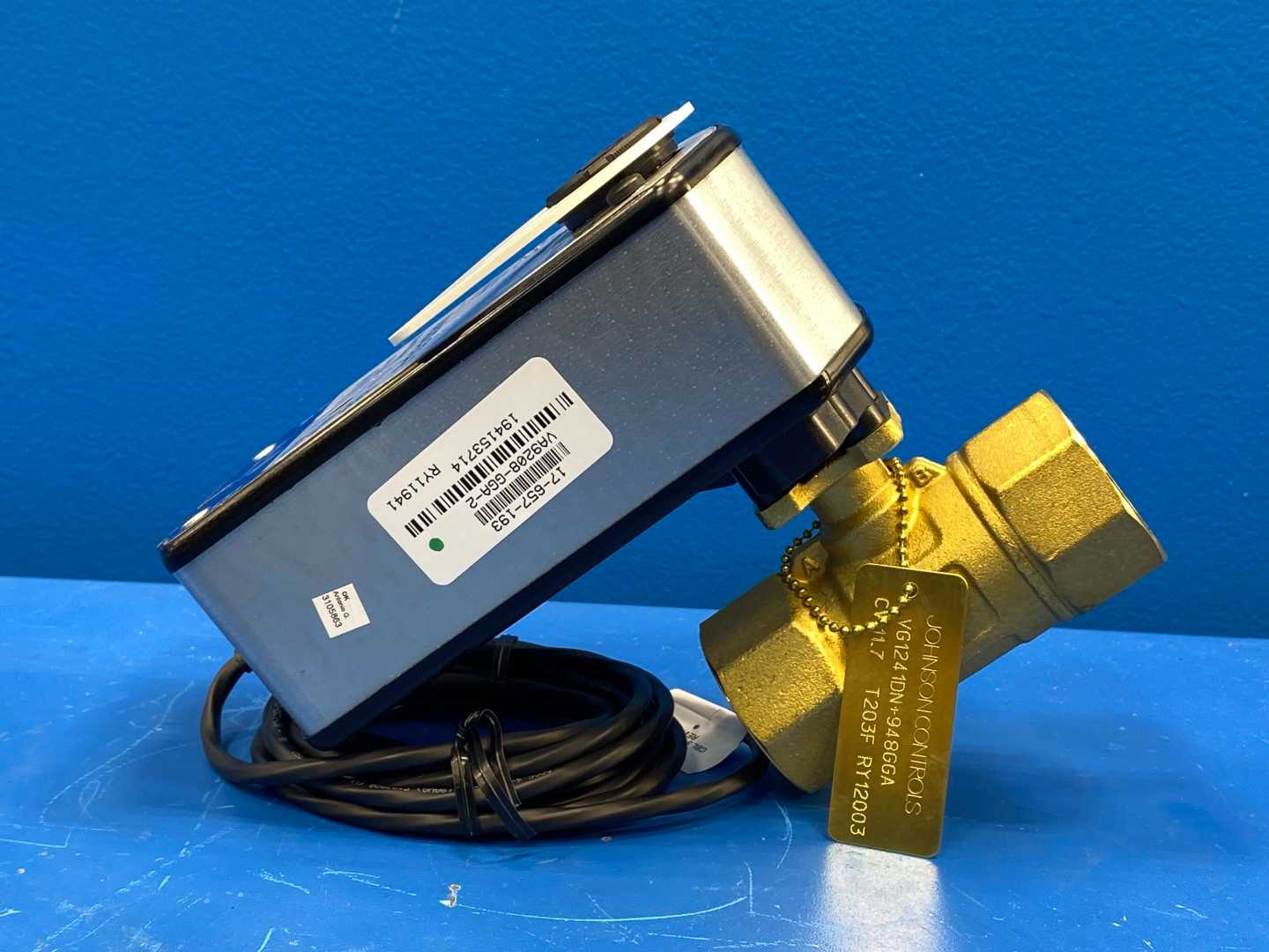 Johnson Controls VG1241DN+948GGA, 1-1/4" 2W Ball Valve, 11.7CV