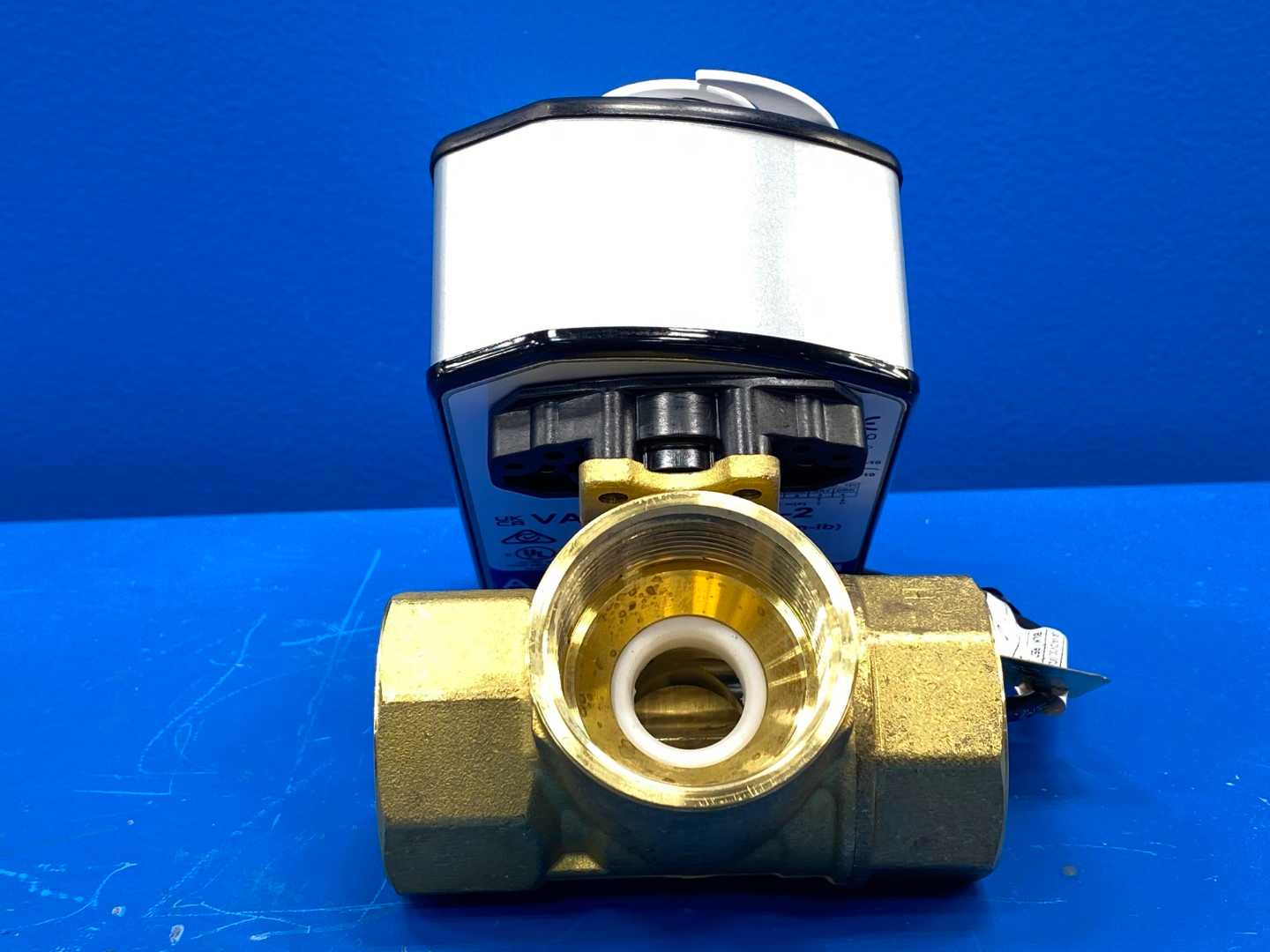 Johnson Controls VG1841EP+948GGA, 1-1/2", 3W Ball Valve, 18.7CV