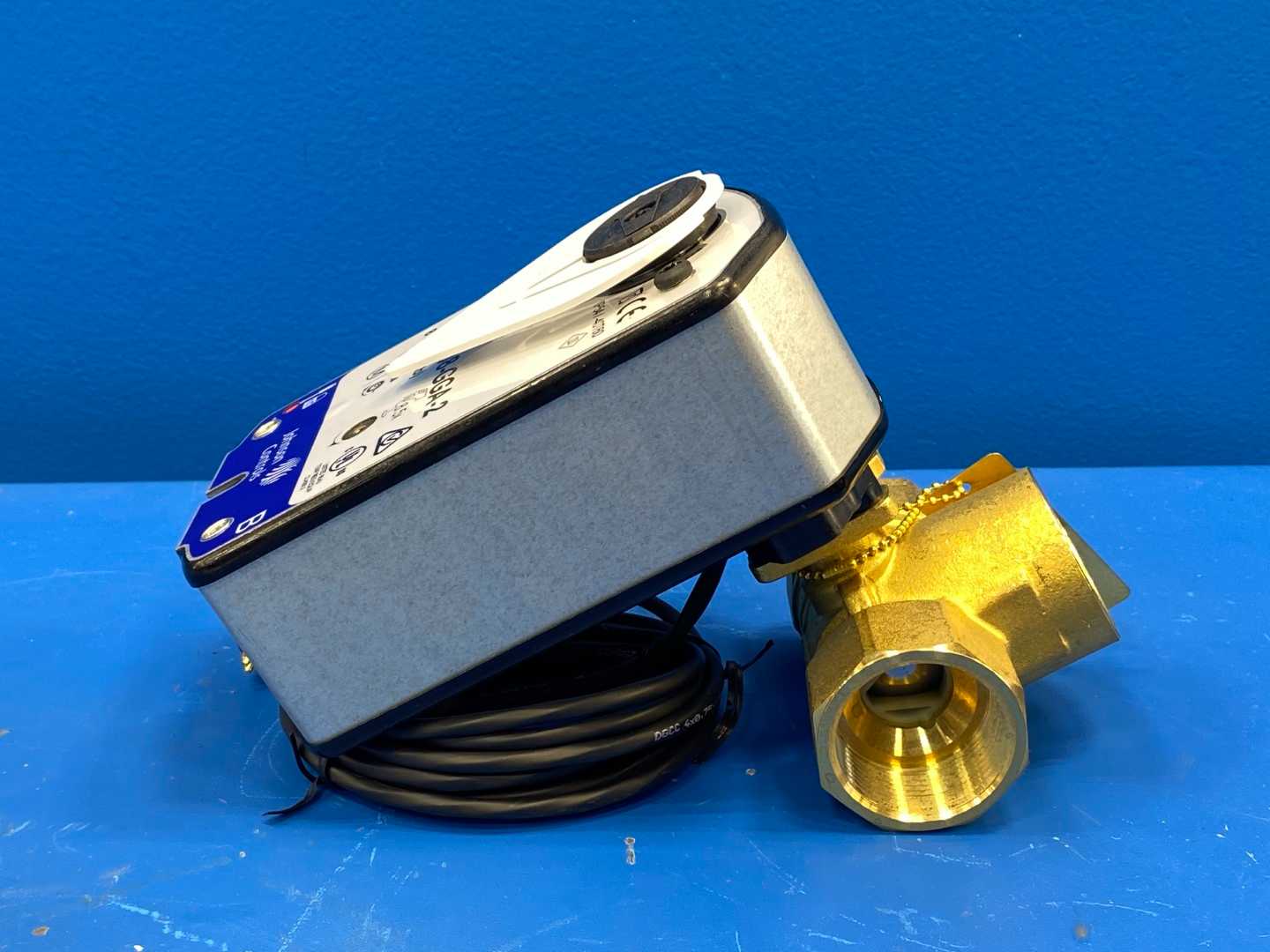 Johnson Controls VG1841DN+948GGA, 1-1/4", 3W Ball Valve, 11.7CV