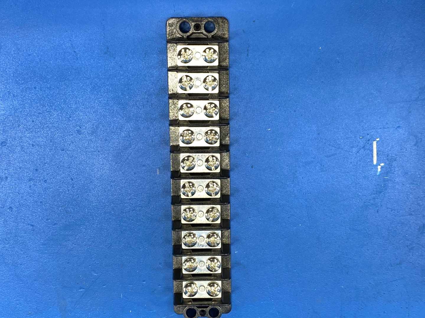 Marathon Terminal Blocks (12-14 AWG wire range), 600V 30A 672 RZ10