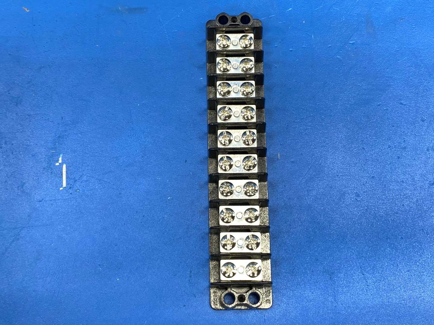 Marathon Terminal Blocks (12-14 AWG wire range), 600V 30A 672 RZ10