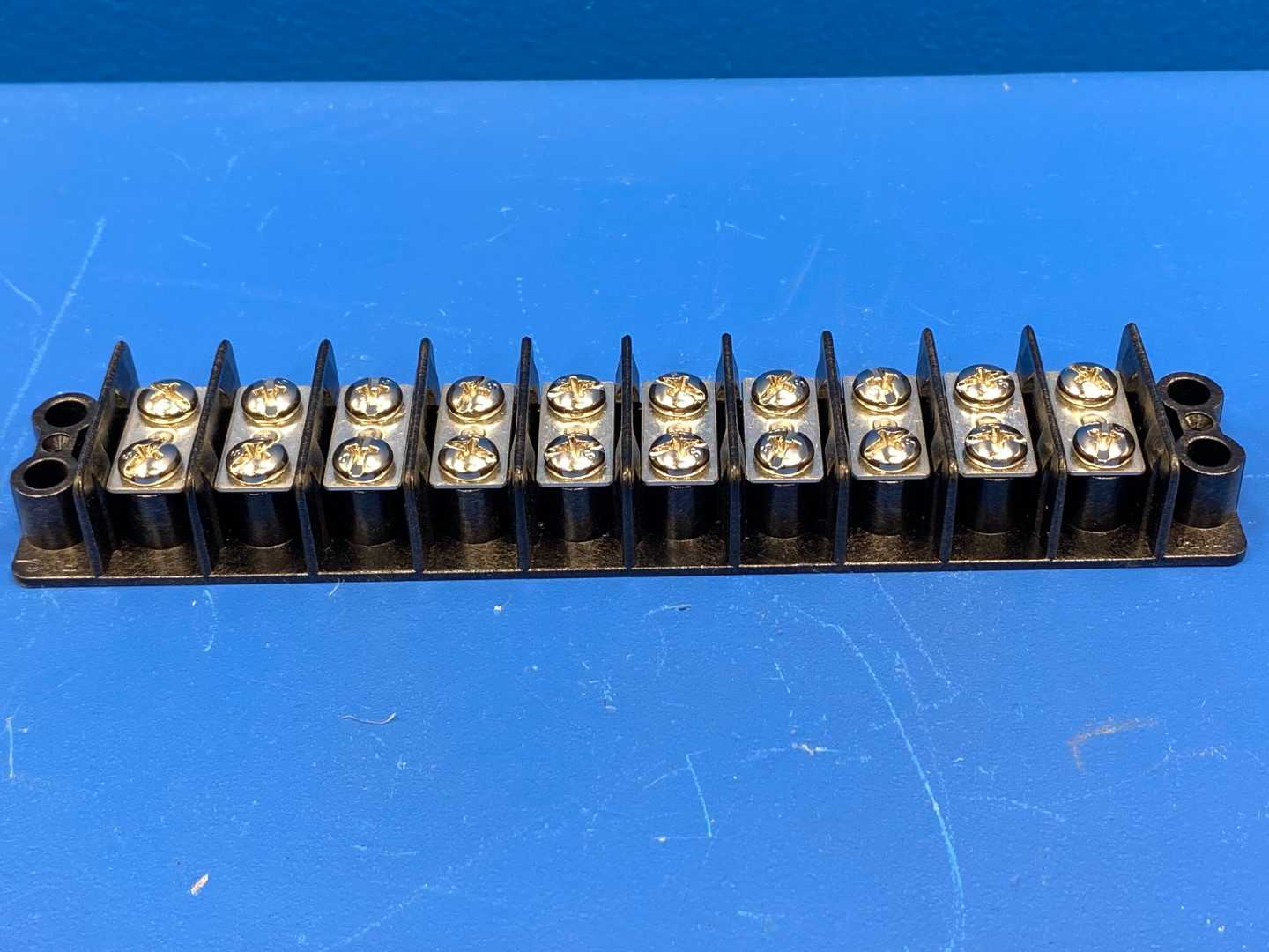 Marathon Terminal Blocks (12-14 AWG wire range), 600V 30A 672 RZ10