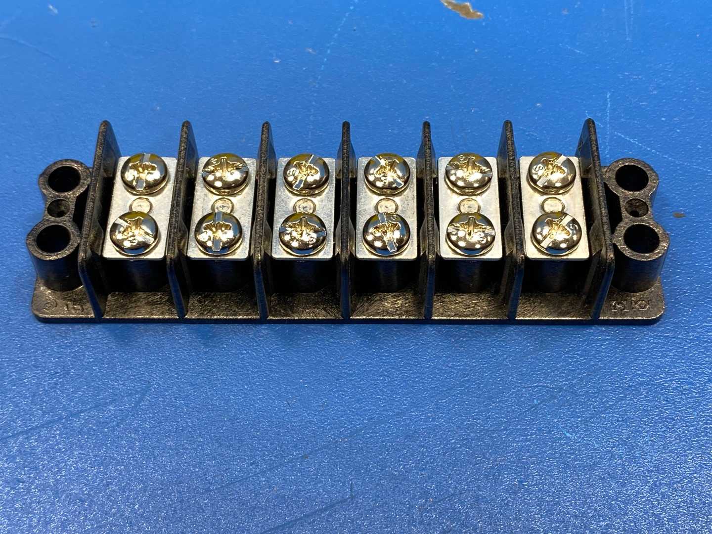 Marathon Special Products 672 RZ 06 Terminal Block Connector 30A 6001AC/DC