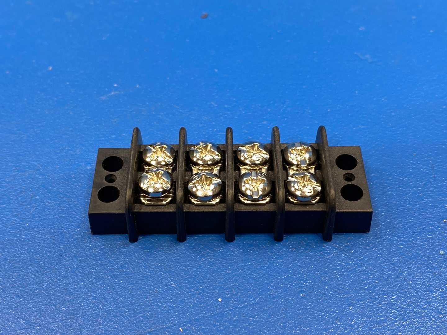 Marathon Special Products 670A RZ 04 Terminal Block Connector 15A, 300V