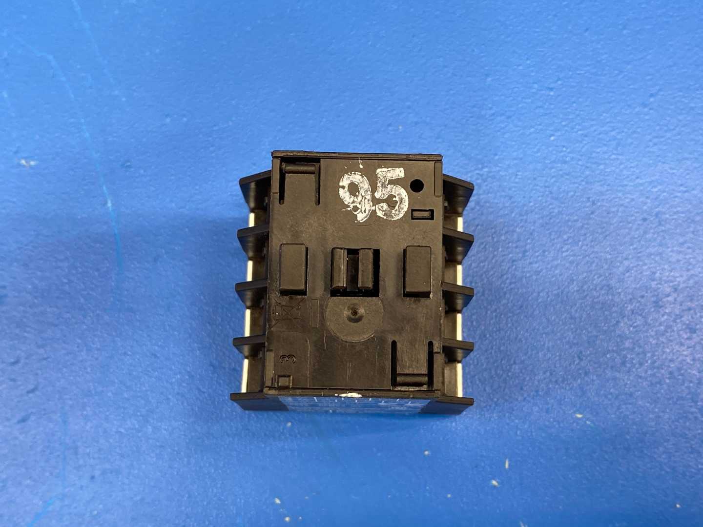 Eaton Auxiliary Contact Module ( DIL-A-XHI11)