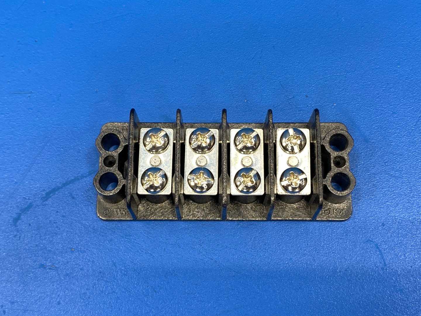 Marathon Terminal Blocks 672RZ04 Double Row (12-14 AWG wire range), 600V 30A