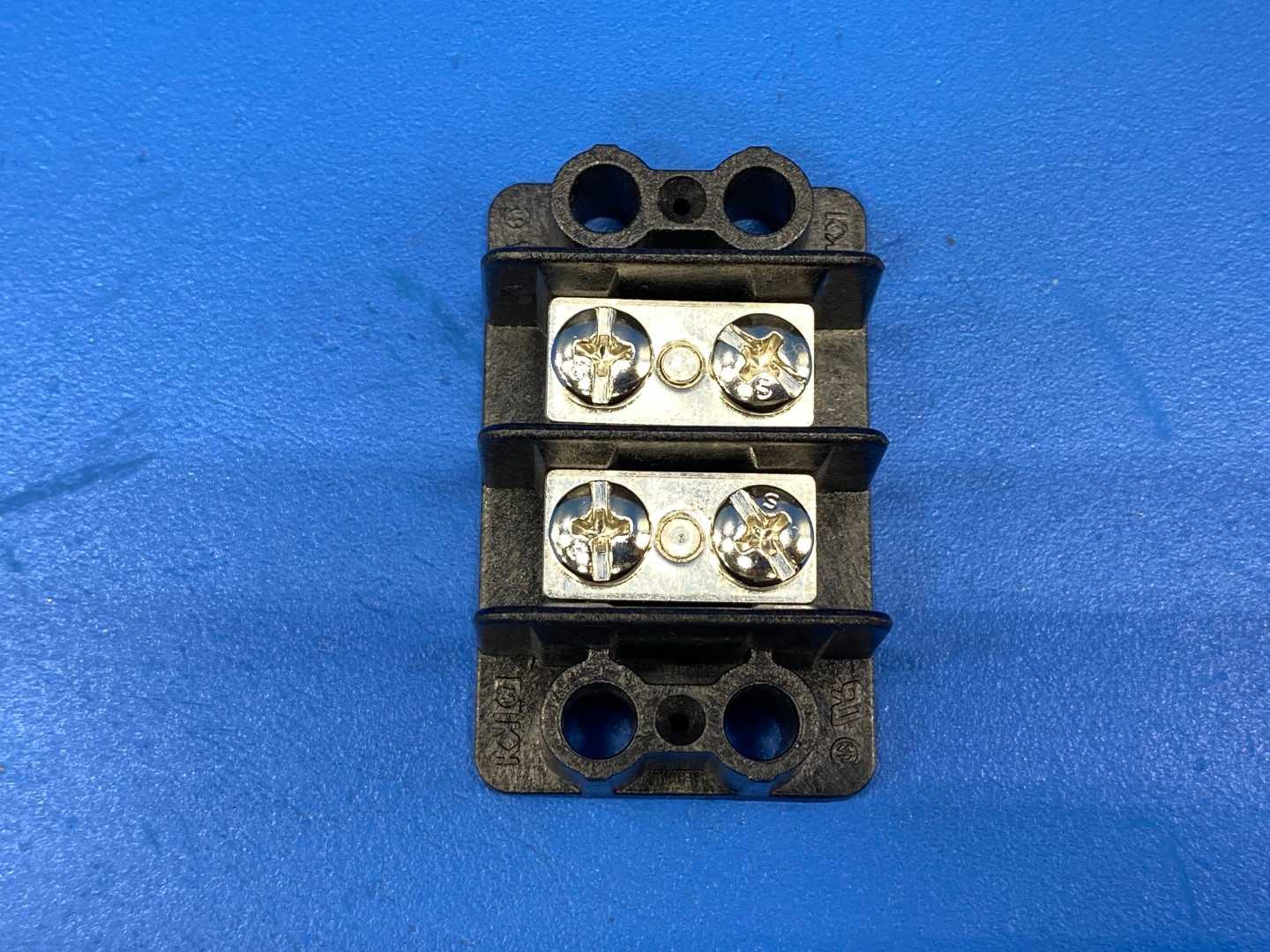 Marathon Special Products 672 RZ 02 Terminal Block Connector 30A 6001AC/DC