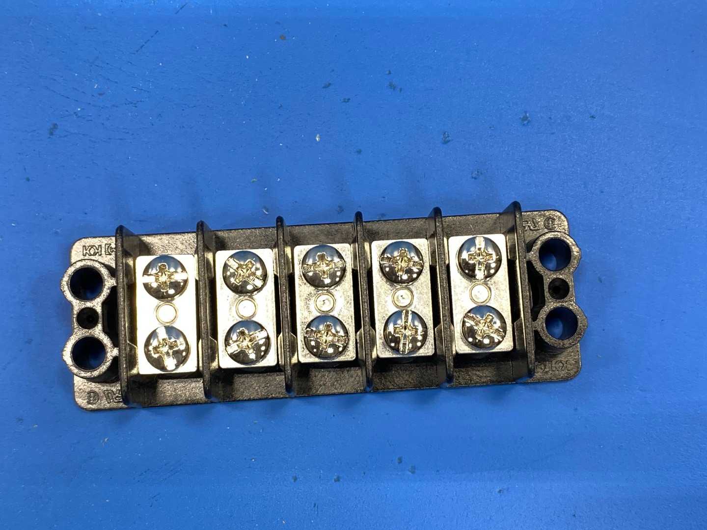 Marathon Special Products 672 RZ 05 Terminal Block Connector 30A 6001AC/DC