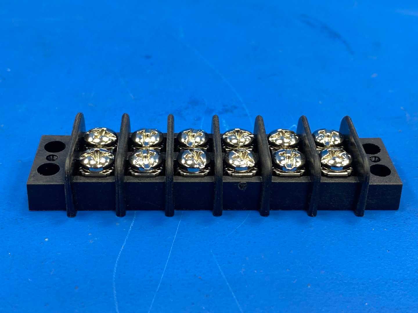 Marathon Special Products 670A RZ 06 Terminal Block Connector 15A, 300V