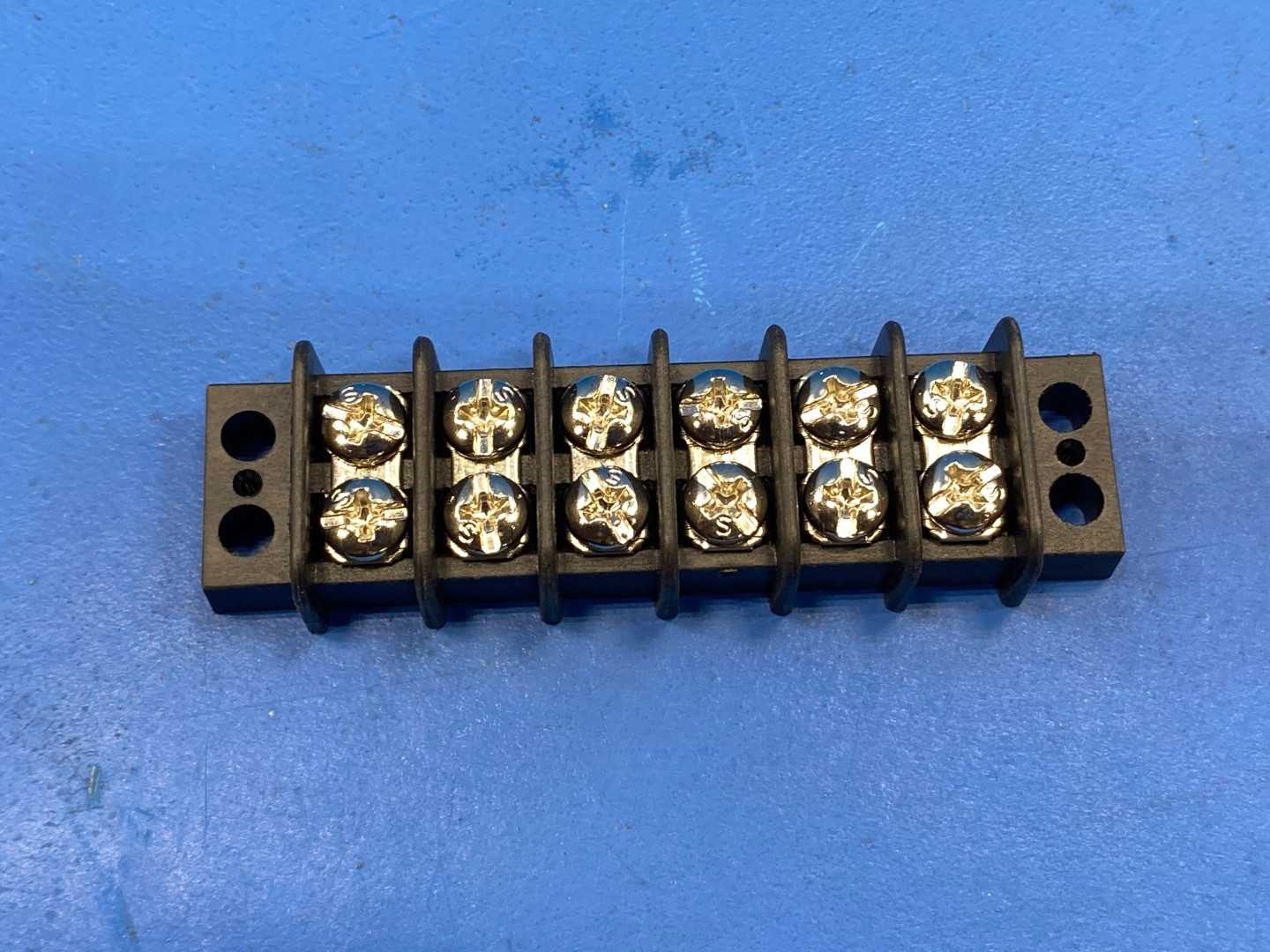 Marathon Special Products 670A RZ 06 Terminal Block Connector 15A, 300V