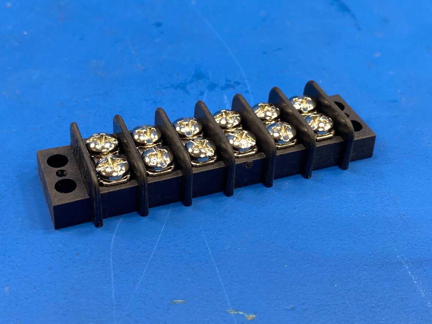 Marathon Special Products 670A RZ 06 Terminal Block Connector 15A, 300V