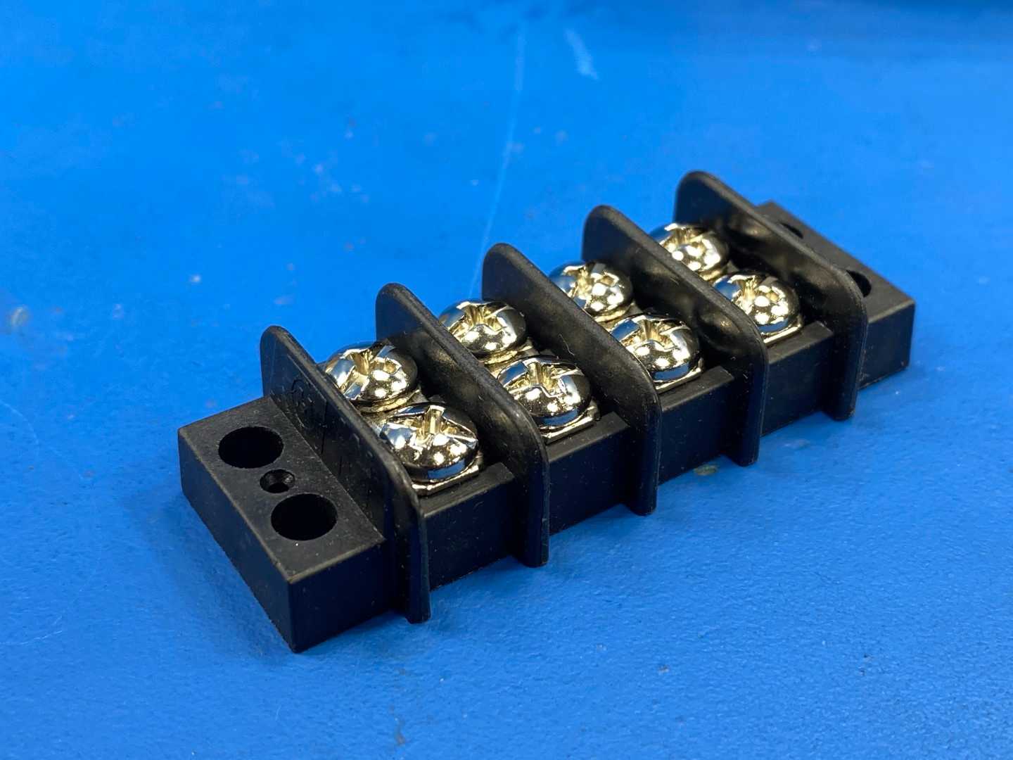 Marathon Special Products 670A RZ 04 PSB Terminal Block Connector 15A, 300V