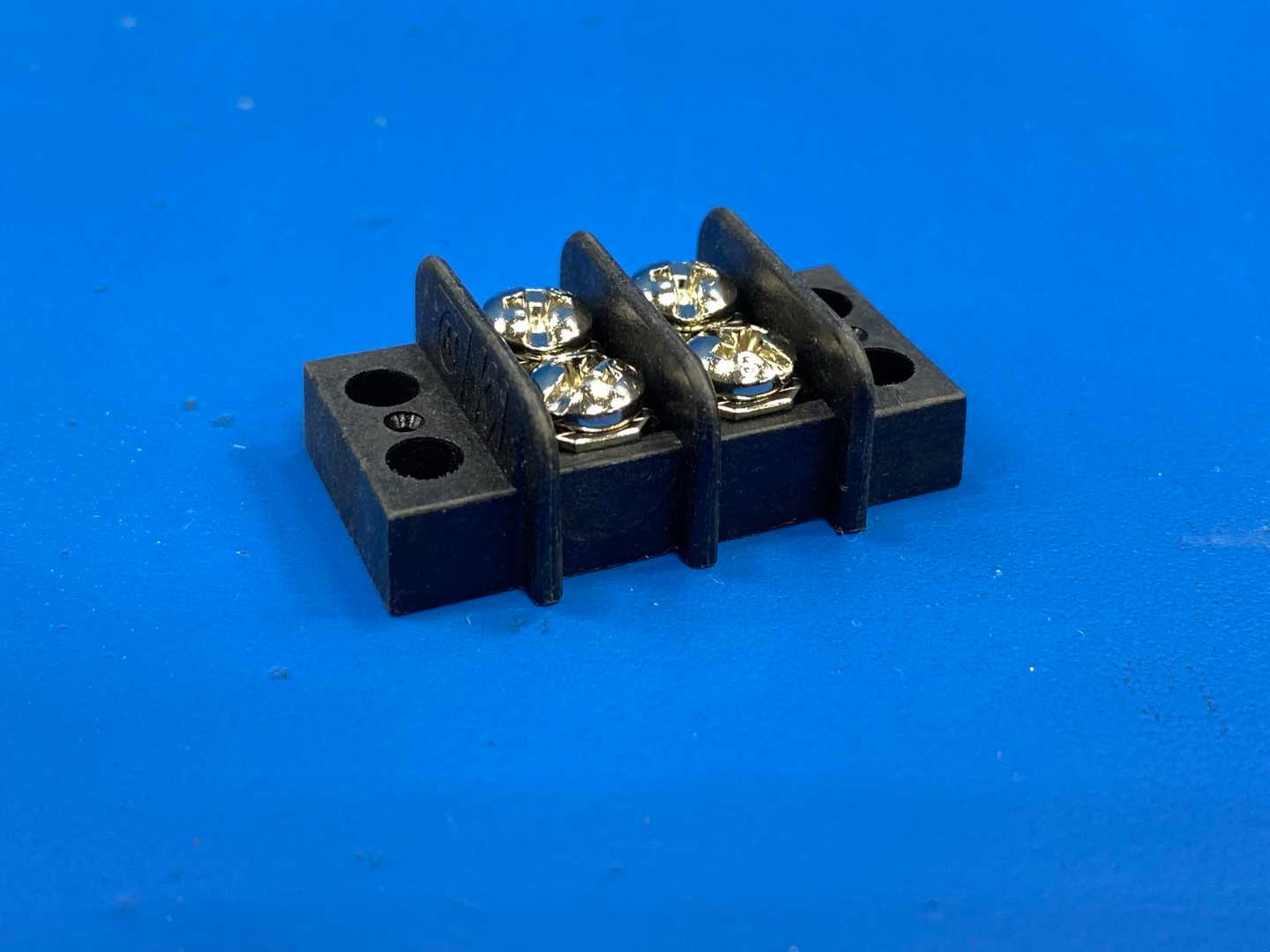 Marathon Special Products 670A RZ 02 Terminal Block Connector 15A, 300V