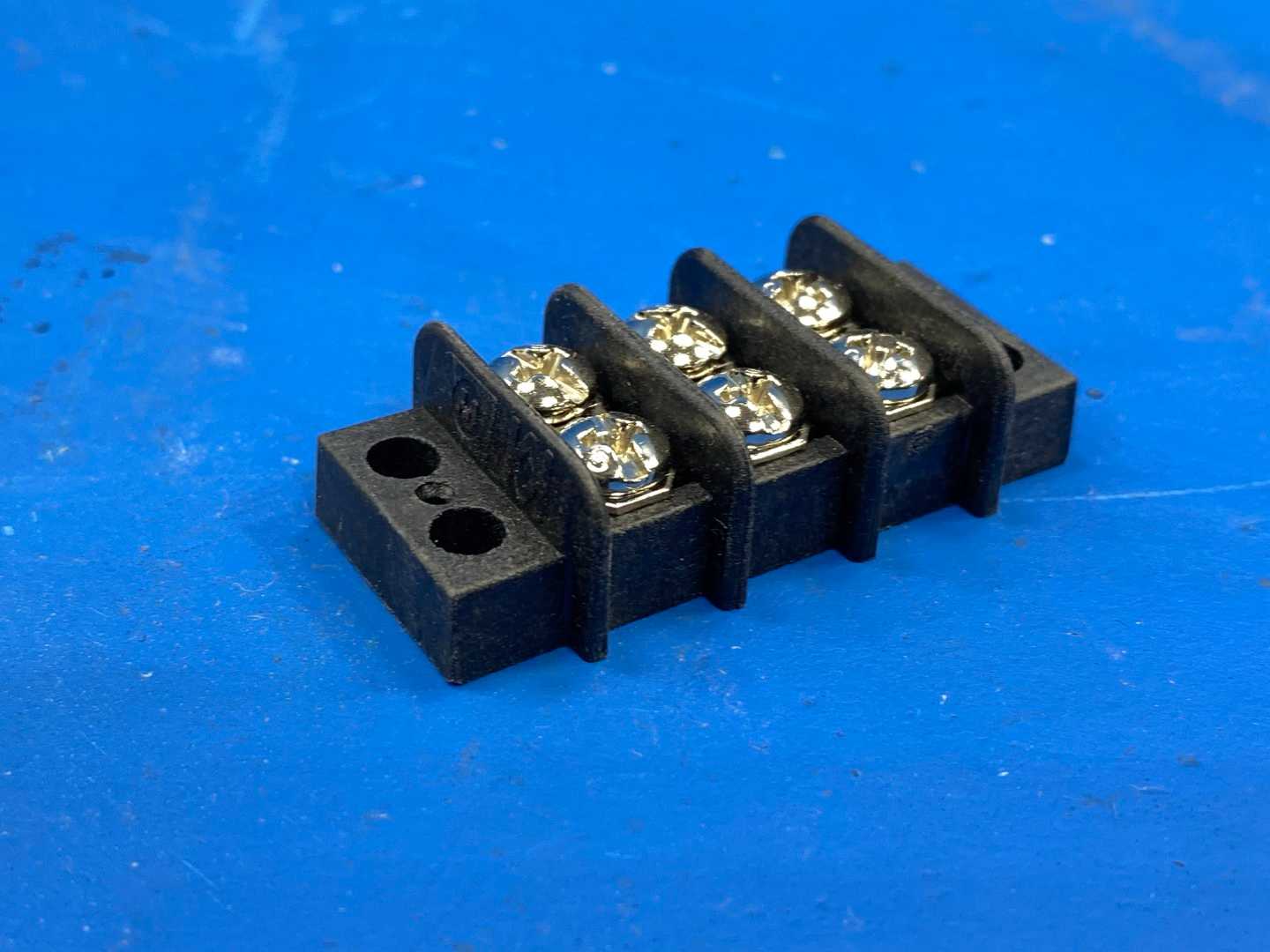 Marathon Special Products 670A RZ 03 Terminal Block Connector 30A, 600V