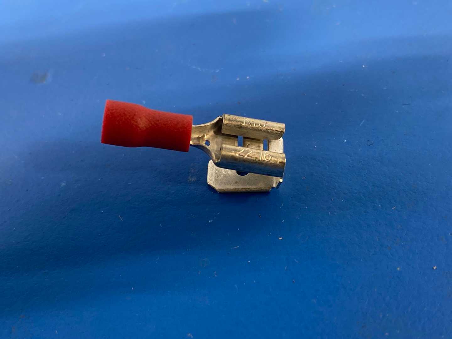 22-18 AWG .250 Stud Vinyl Insulated Piggyback Connectors, Red