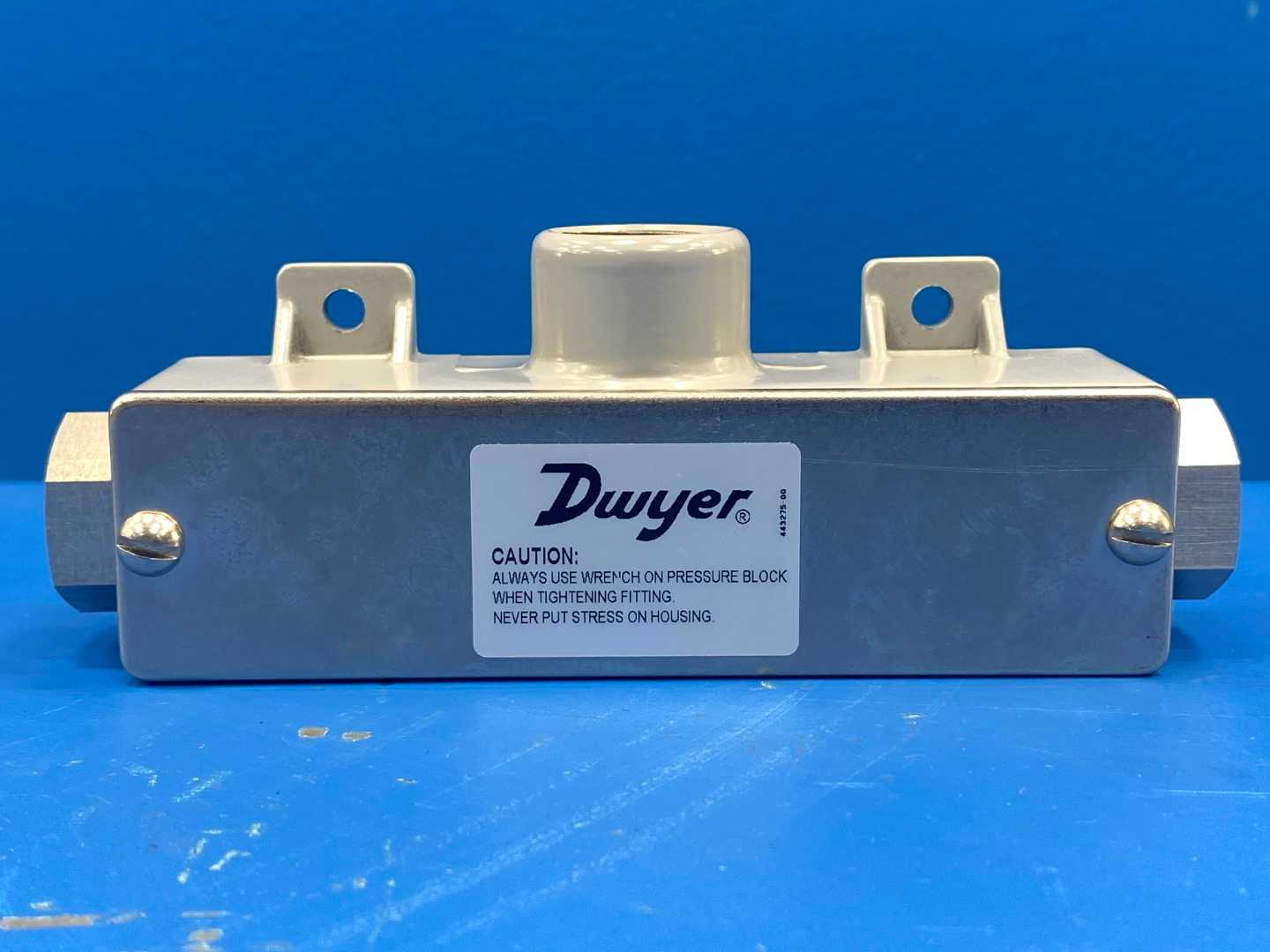 Dwyer Differential Pressure Transmitter 629C-04-CH-P2-E5-S1