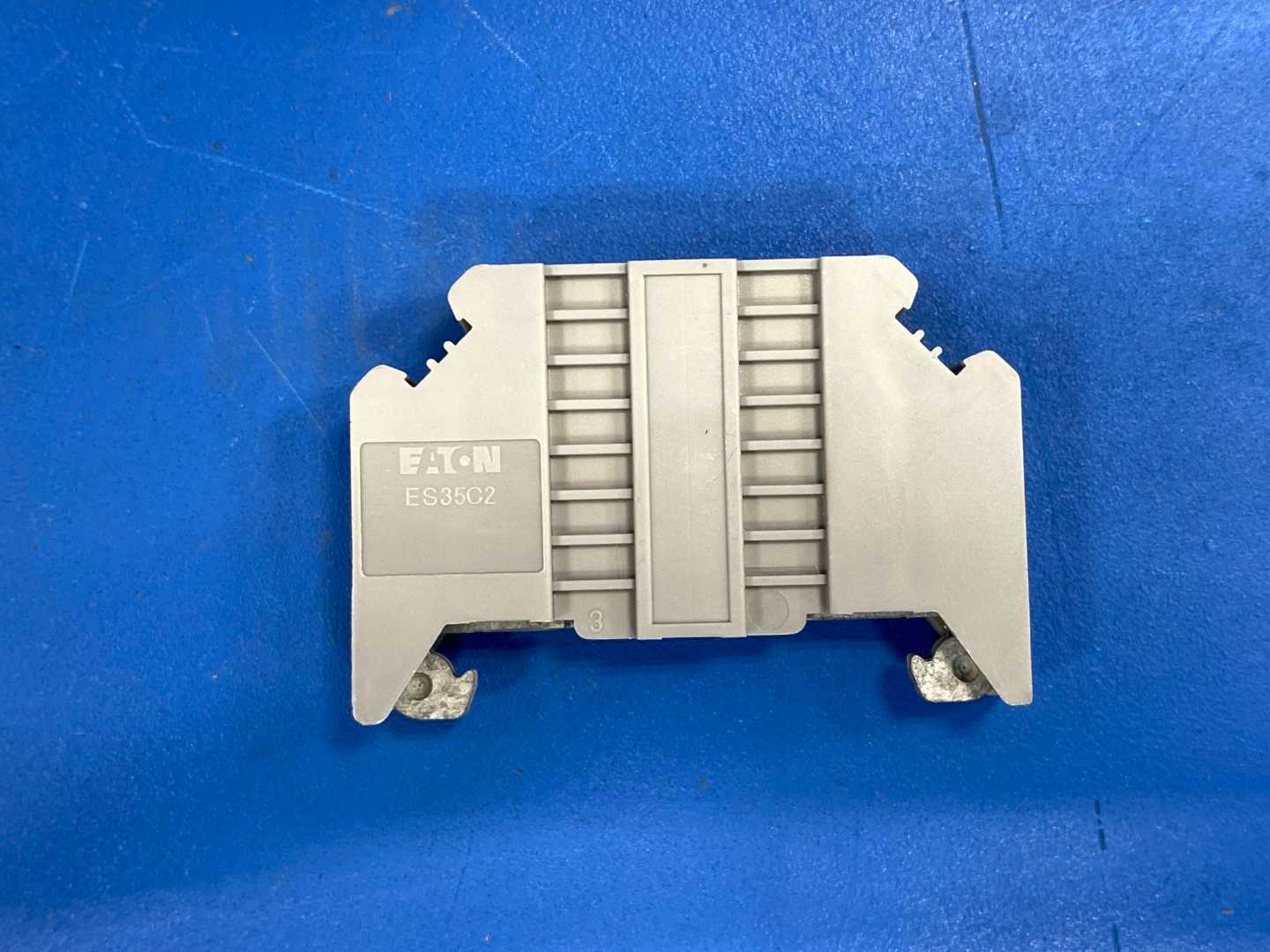 Eaton Universal End Bracket XBAES35C2 (Lot of 50)