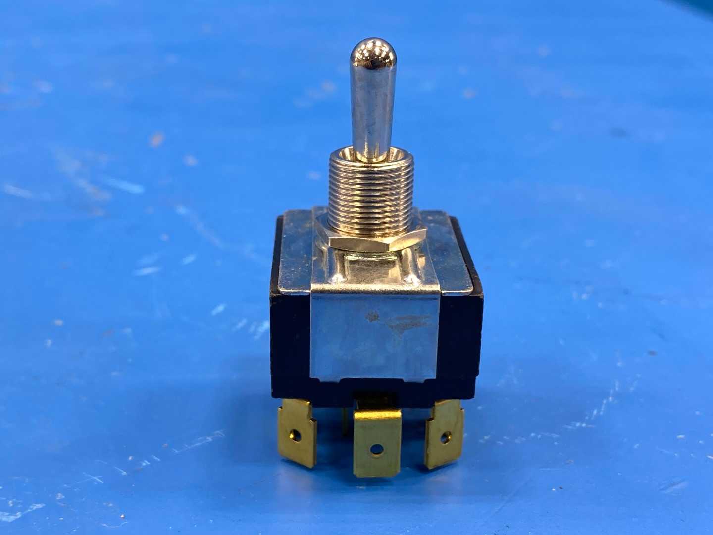 Carling Technologies 6A 600VAC, 2HP, 3-Phase, 2 position, 9 Prong Toggle Switch