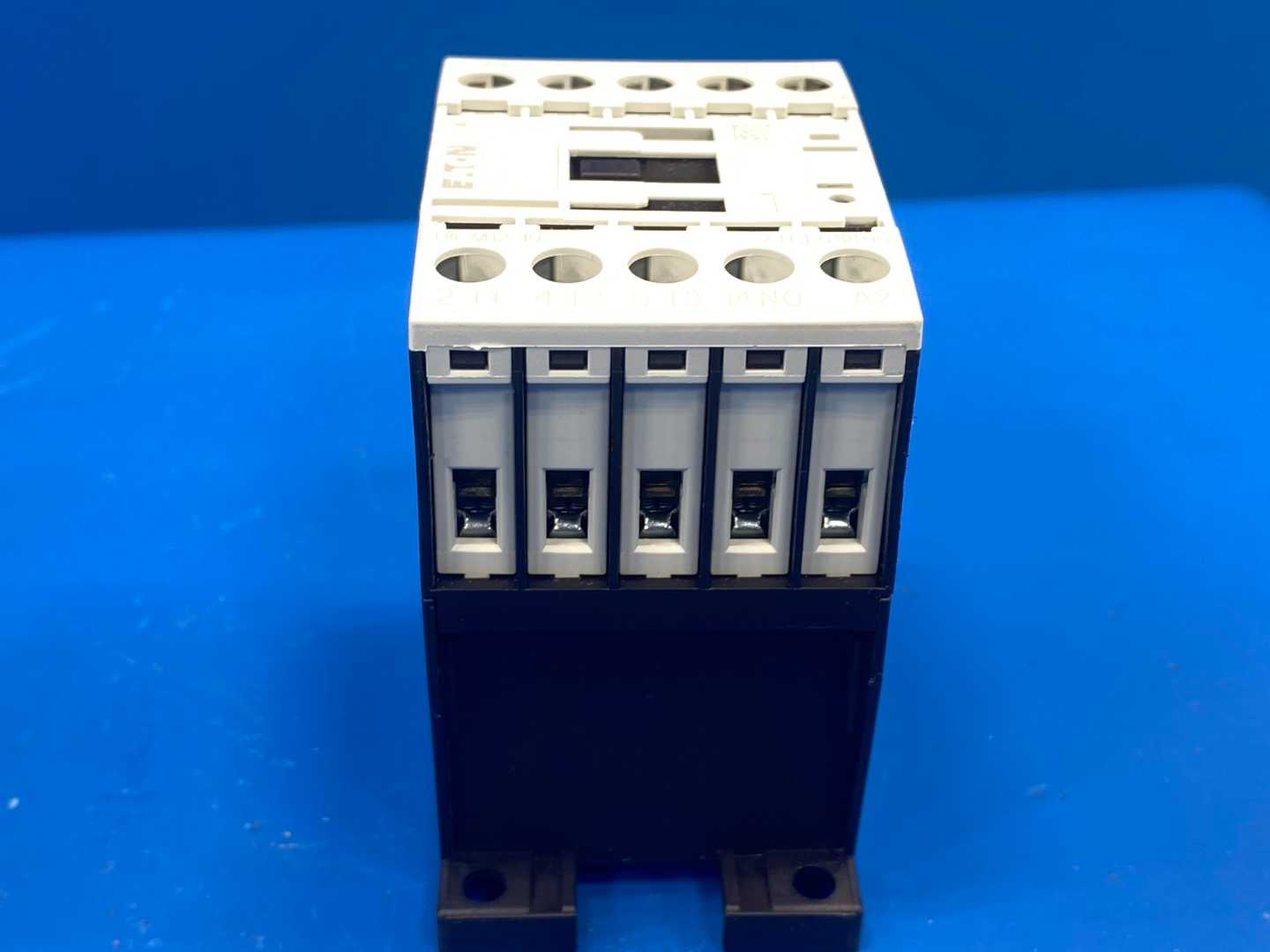 Eaton XTCE012B10T, Type DILM12-10 Contactor, 24, 50/60Hz