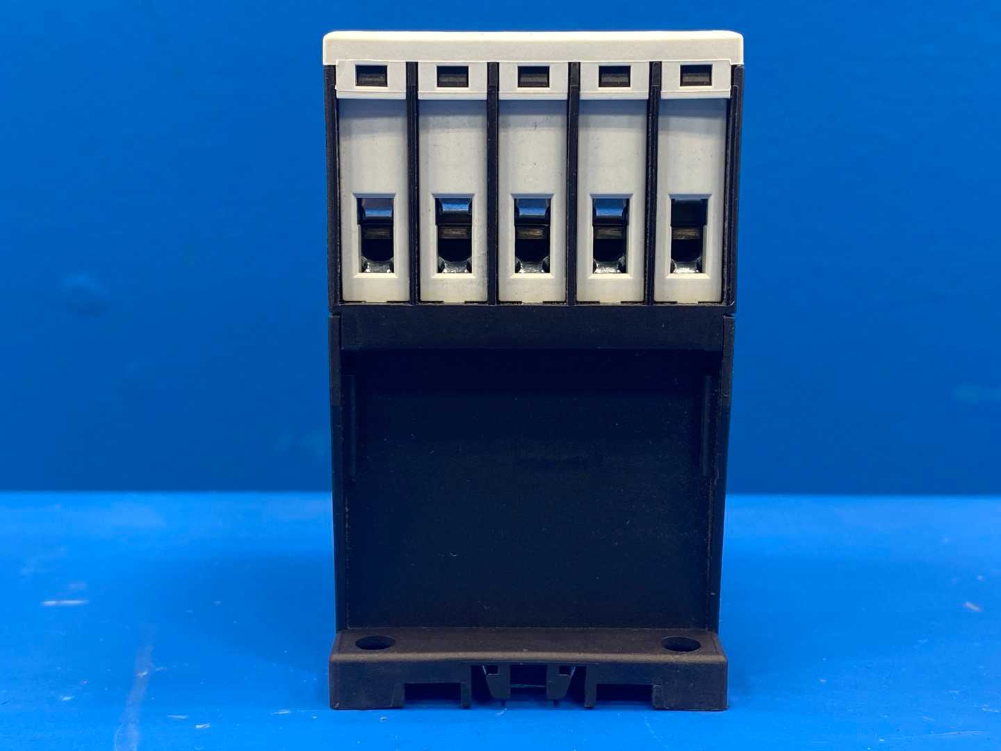 Eaton Contactor, XCTE009B10T,Type DILM9-10