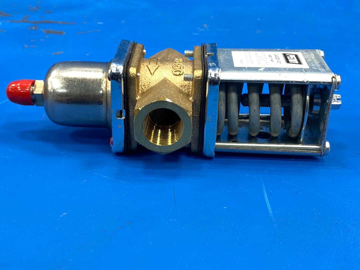 Penn V246GB1-001C, 1/2 Water Valve, 200-400PSIG, 1/4 SAE male