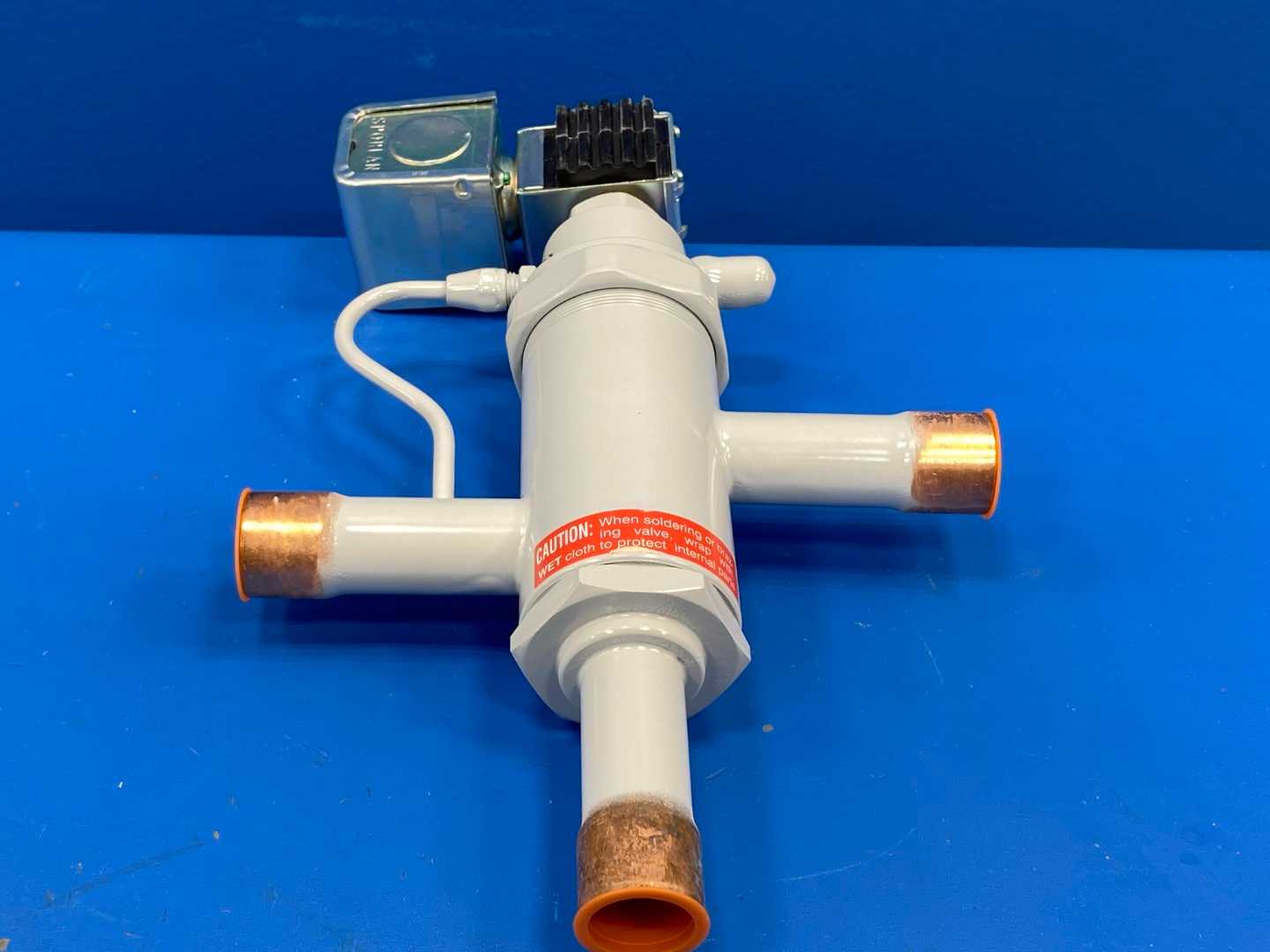 Sporlan 3-Way Heat Reclaim Valve 8D7B-HP, 7/8" ODF, 24/50-60JAQ