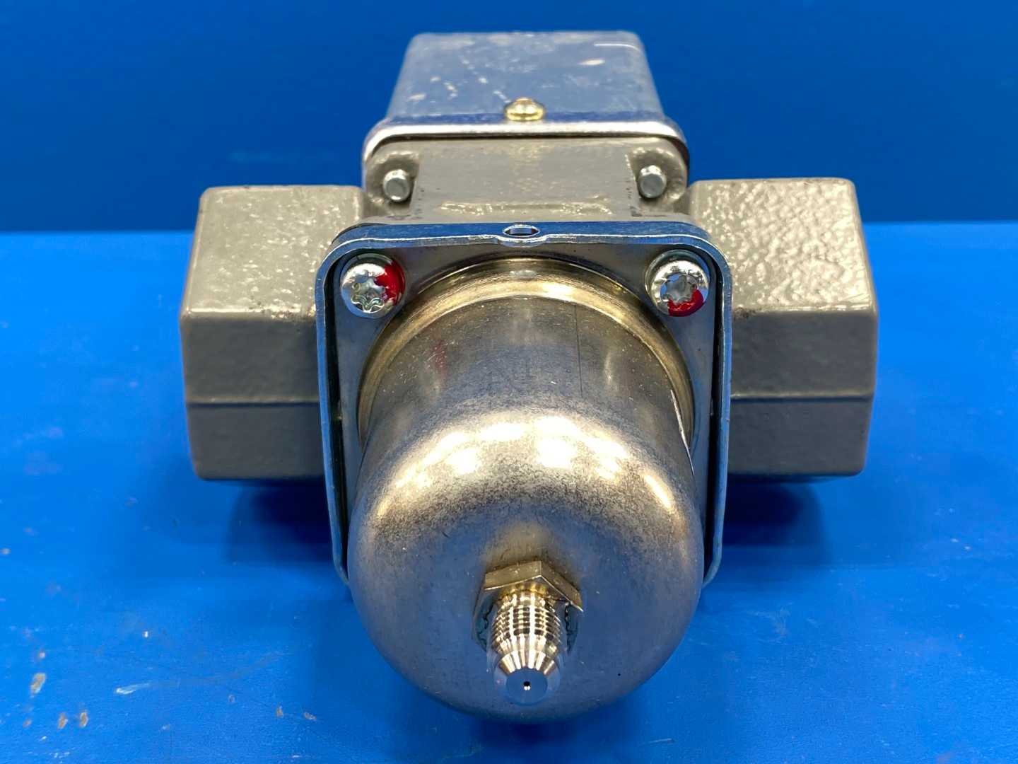 Penn V246GE1-001 Series 2-Way Pressure-Actuated Water Valve