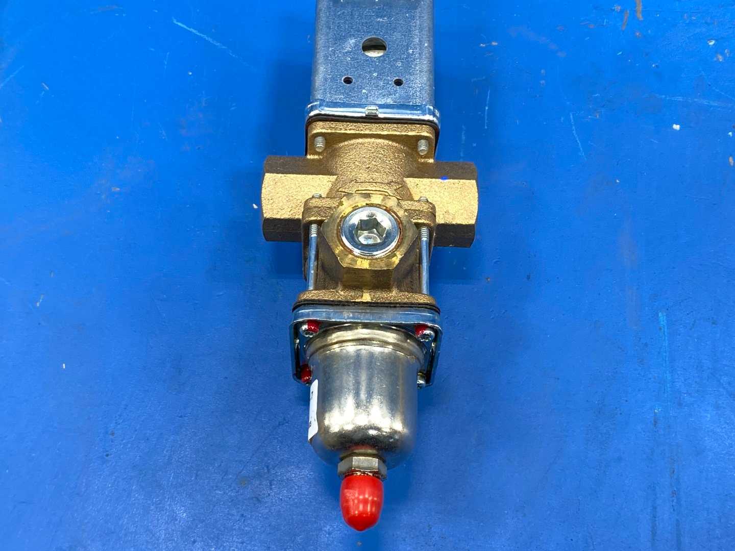 Johnson Controls V248BG1-001C, 1/2", 3 Way Water Valve ,200-400 PSIG