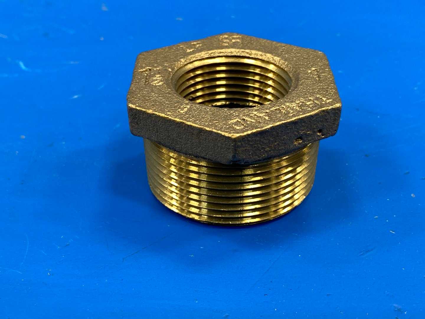 Brass, 1 1/2 in x 1 in Fitting Pipe Size, Male NPT x Female NPT