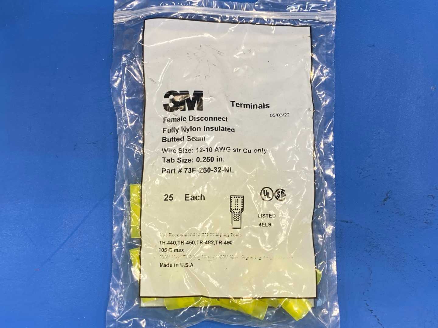 3M Fully Nylon Insulated Female Disconnect 12-10AWGm 0.250" Tab (Pack of 25)