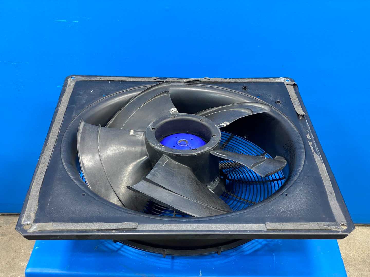 ZIEHL-ABEGG Axial Fan FN056-ZIQ.DC.V5P4 ECBlue with BASIC-MODBUS, 380-480VAC