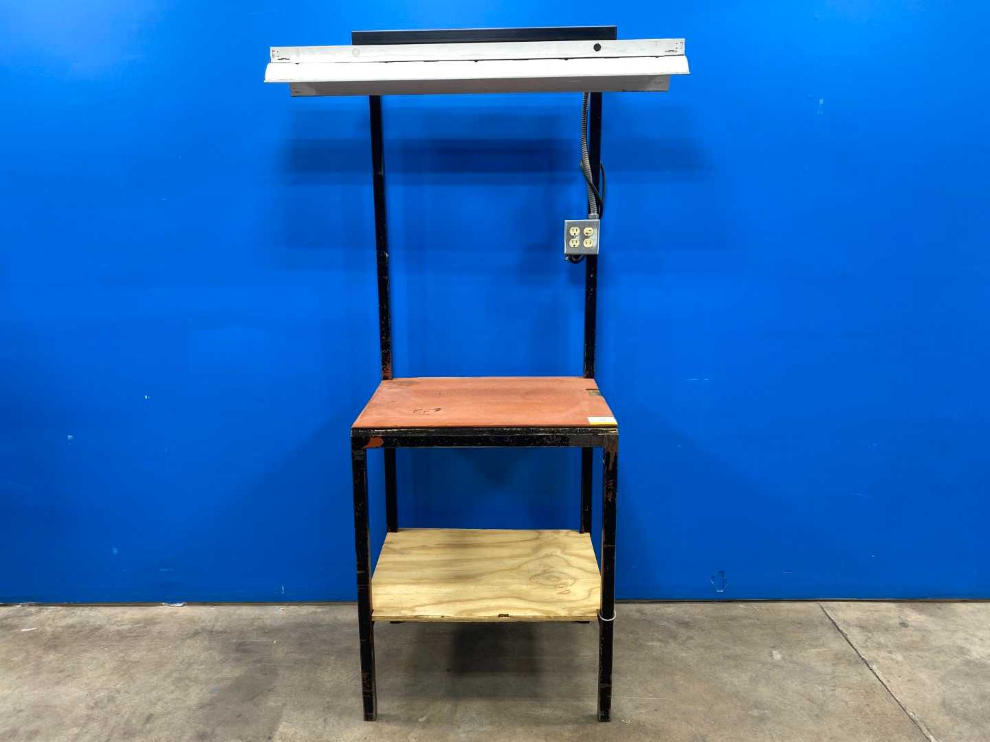 Black Work Table Station