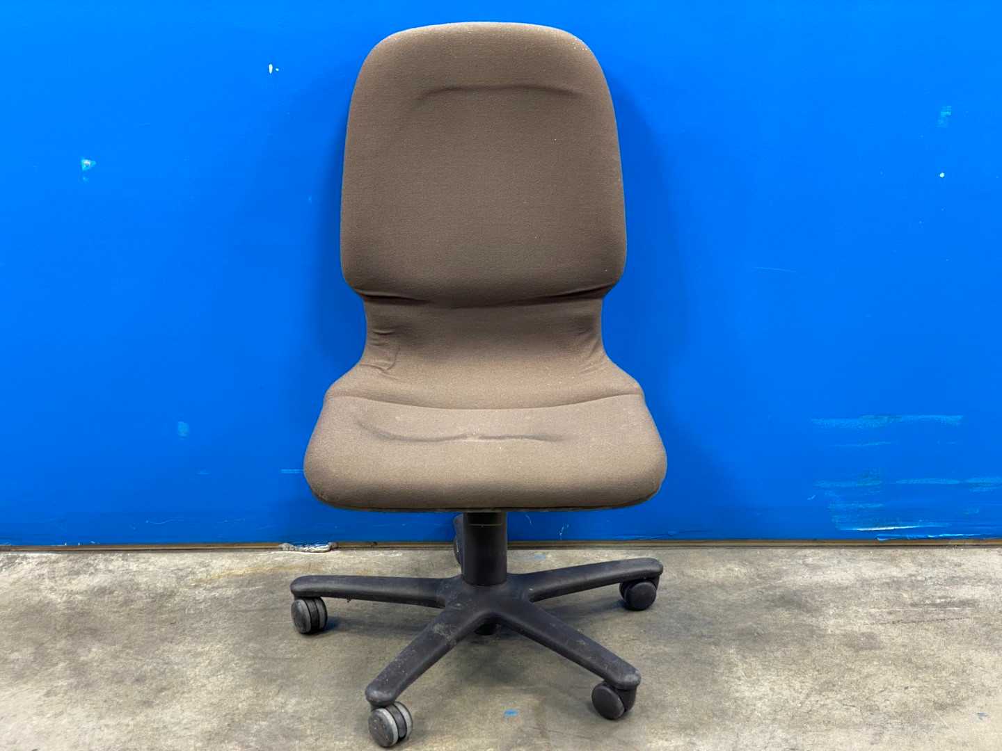 Brown Office Chair w\ Wheels (no arm rests)