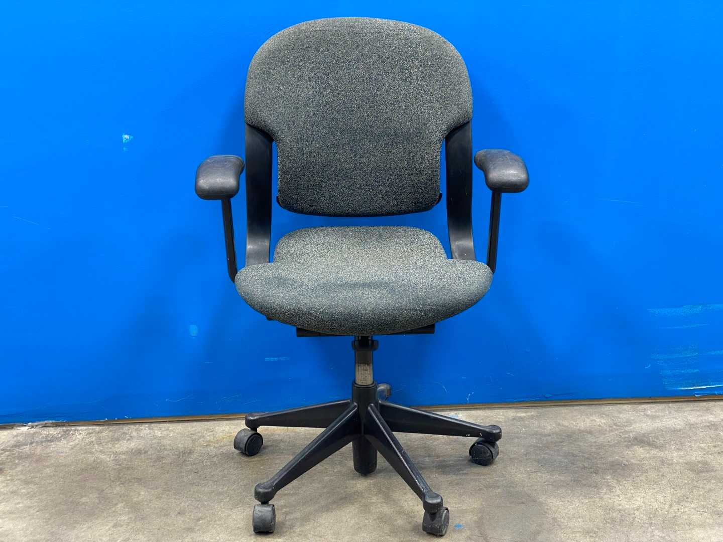 Green Office Chair w\ Wheels