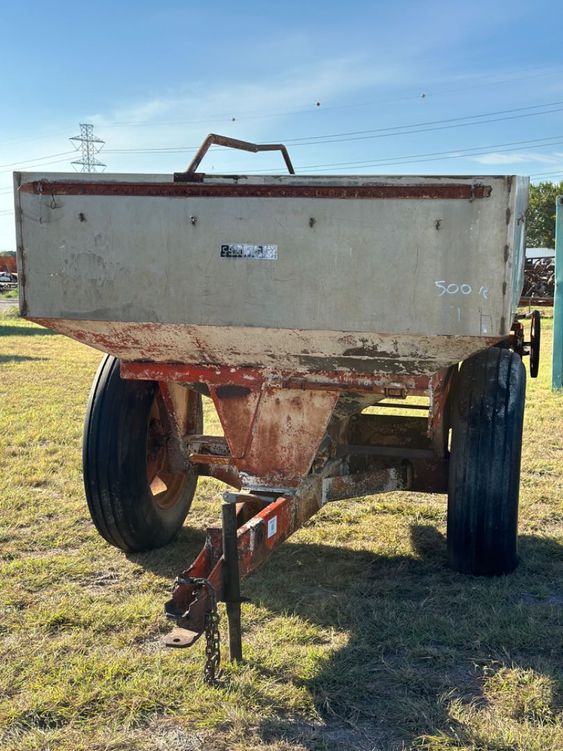 Hahn S-9000 4.5 Ton Fertilizer Spreader Buggy Pull type Ground Driven