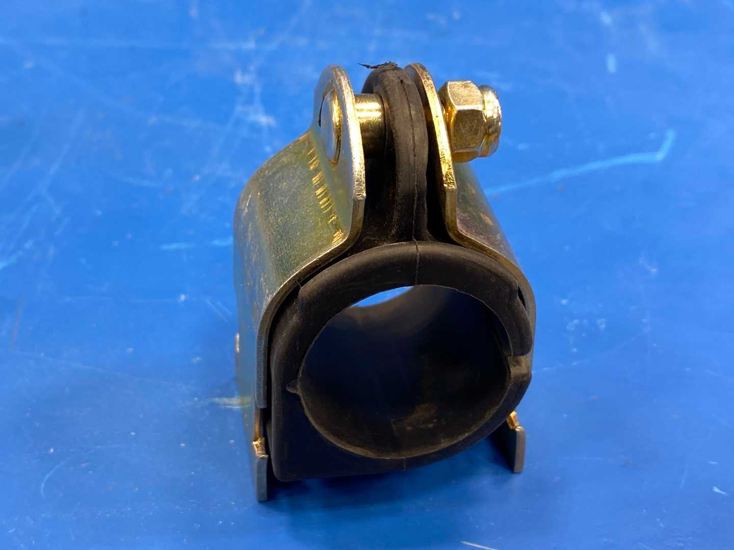 1-1/8" Tube O.D, 3/4" Pipe Cushion Clamp (ZS1022)