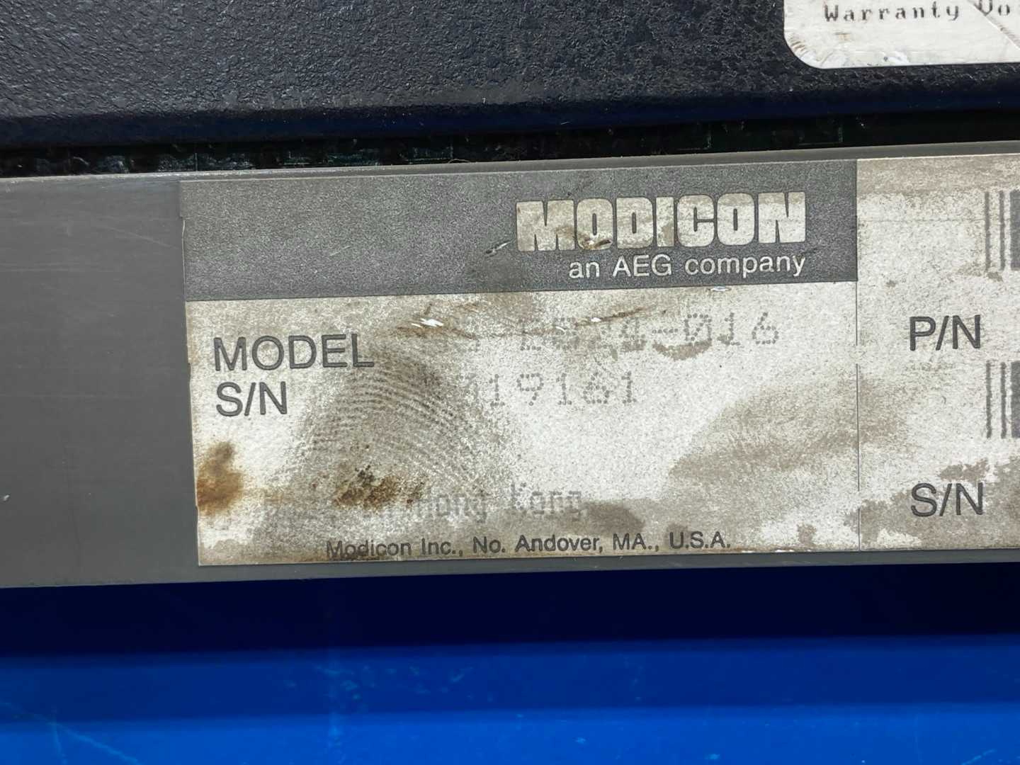 AEG Modicon AS-B824-016 True High Output Module, 24VDC, ASB824016