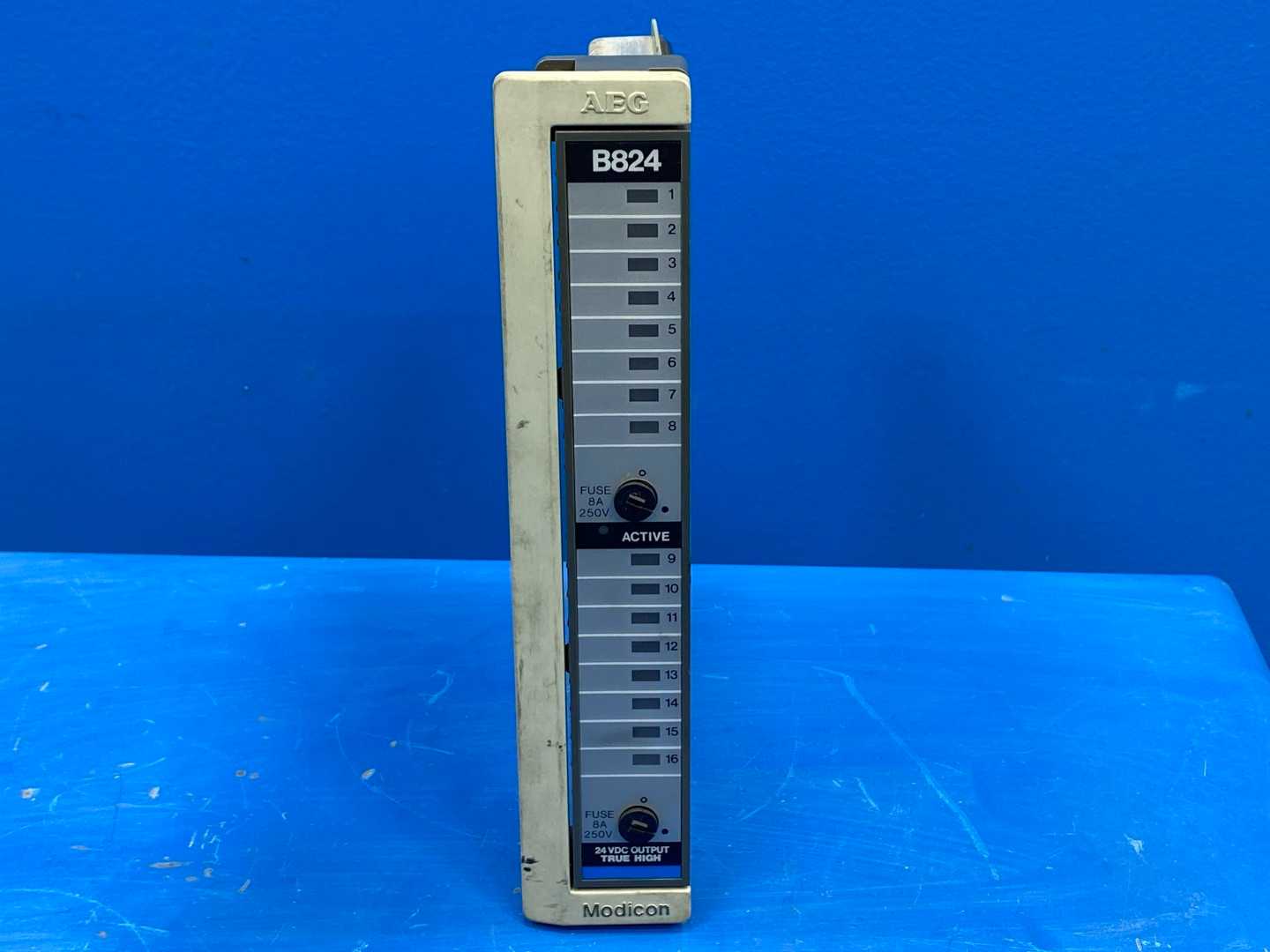 AEG Modicon AS-B824-016 True High Output Module, 24VDC, ASB824016