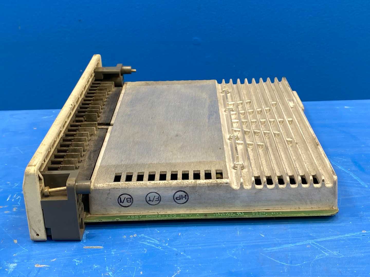 AEG Modicon AS-B824-016 True High Output Module, 24VDC, ASB824016